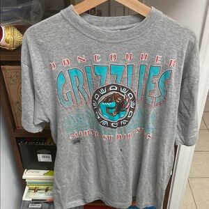 Vintage Rare Vancouver Grizzlies Graphic T-Shirt